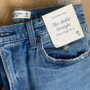 Abercrombie high rise ankle straight leg